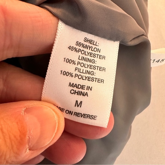 Womens Puffer Vest size Medium grey Sleeveless Hooded Fitted Zip Snap Outerwear - Picture 4 of 9